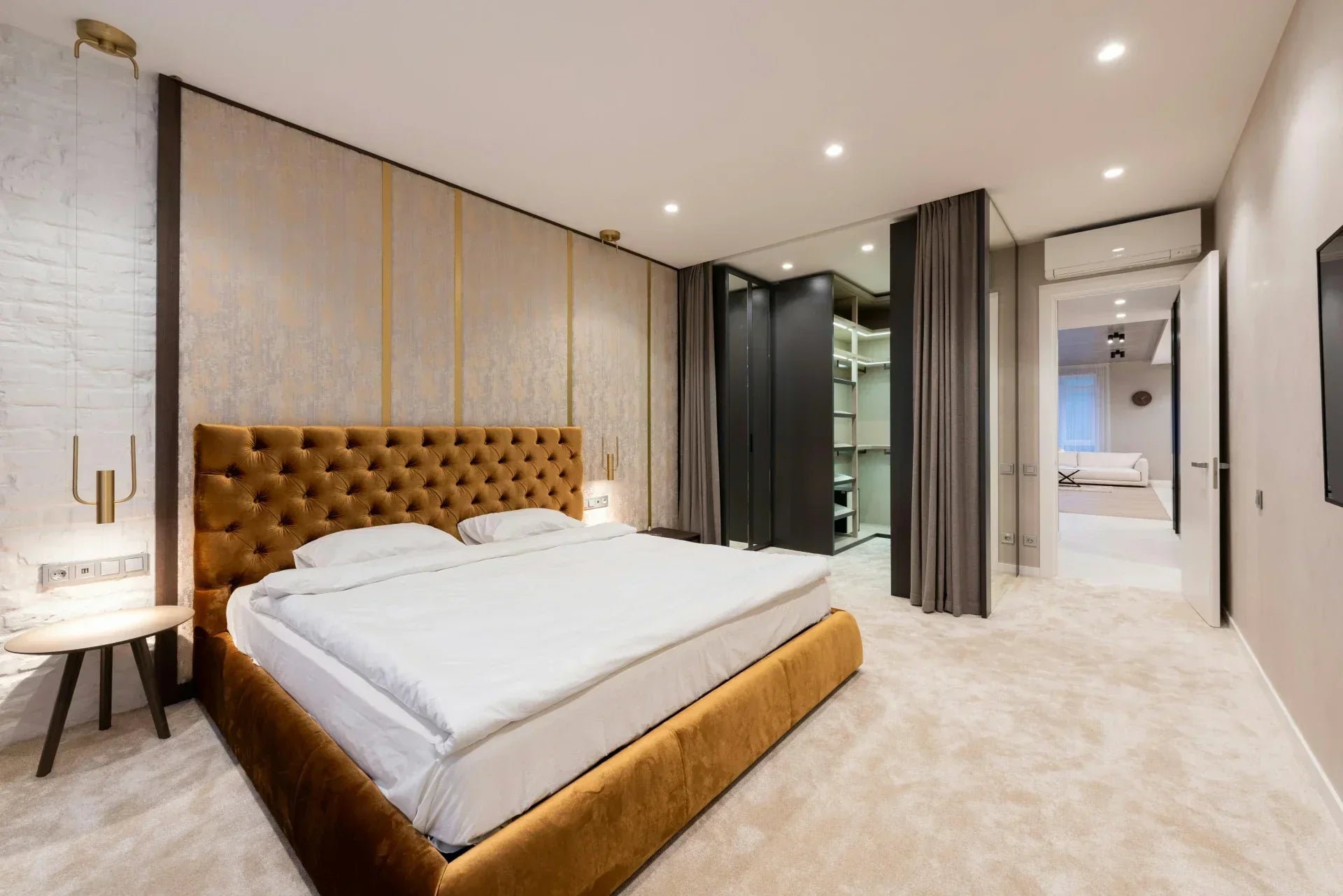 Queen vs King Size Bed: Which One Fits Your Bedroom?
