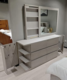Cambridge Dresser with Mirror
